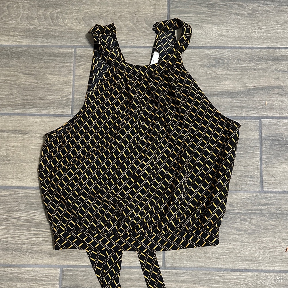 E & M Black and Gold Geometric Women's Halter Top, size Small.